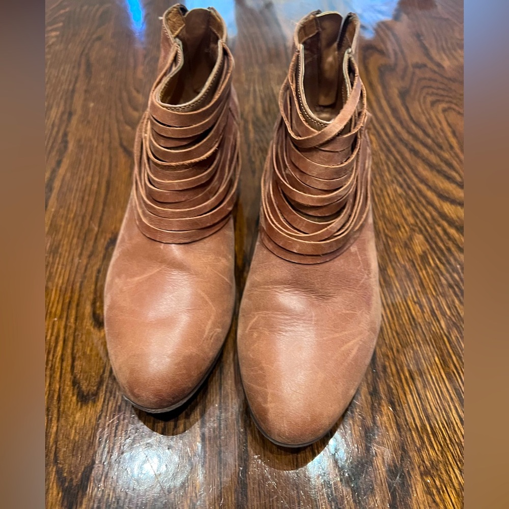 Clarks Boots-size 7.5